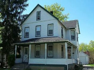 24 W End Ave, Great Neck, NY 11023