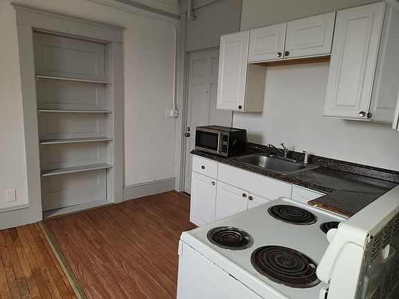 4th image of 28 N Main St #3