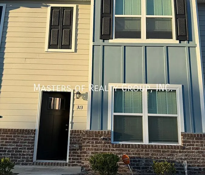 313 Ashigan St — Photo 1
