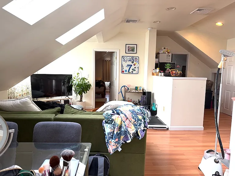 35-37 Webster St #3 — Photo 4