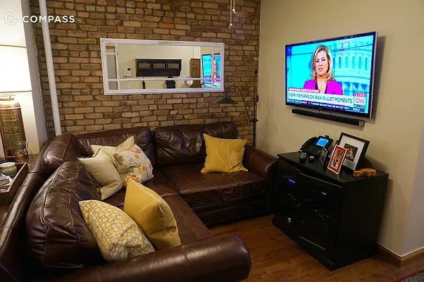 Rented by Compass | media 16