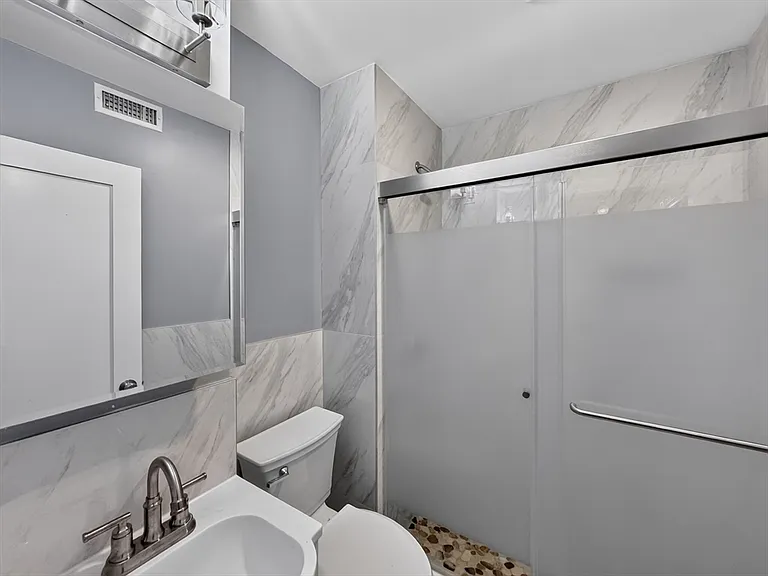 70 Holbrook Ave #R — Photo 15