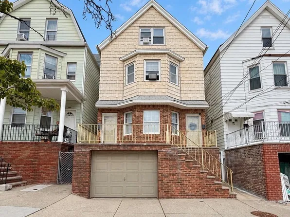 551 Kennedy Boulevard image 1 of 6