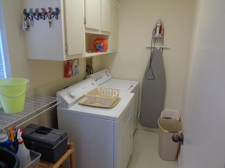 5527 NE Gulfstream Way — Photo 24