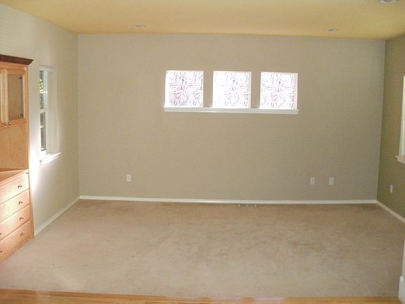 3rd image of 9108 189th Avenue Ct E