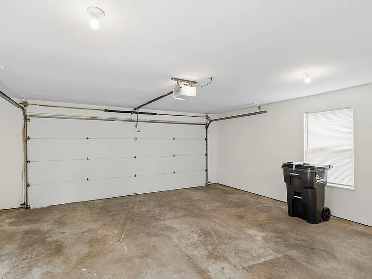 5004-5006 Betty Jean Way — Photo 31