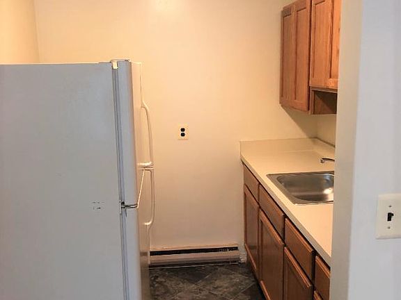 5th image of 922 N Ivy St