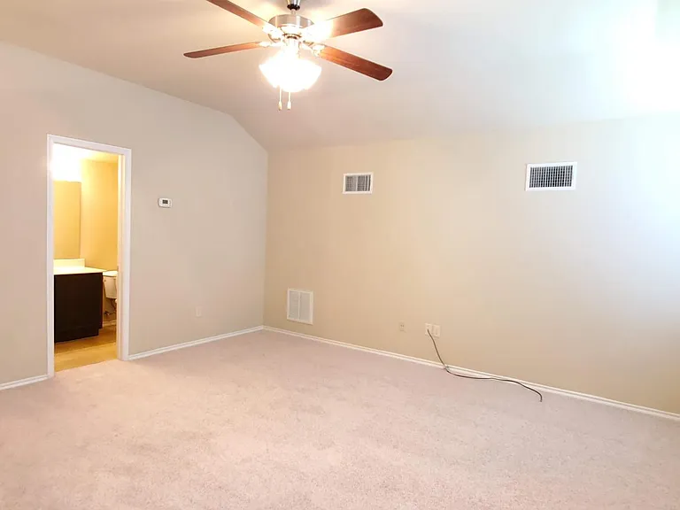 133 Oriole Dr — Photo 12