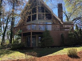 190 Vance Ave, Hudson, NC 28638