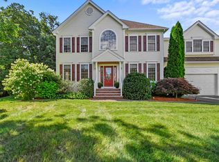 25 Wild Rose Dr, Nashua, NH 03063