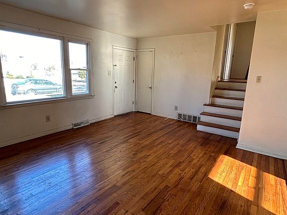 4th image of 2961 Athens Way