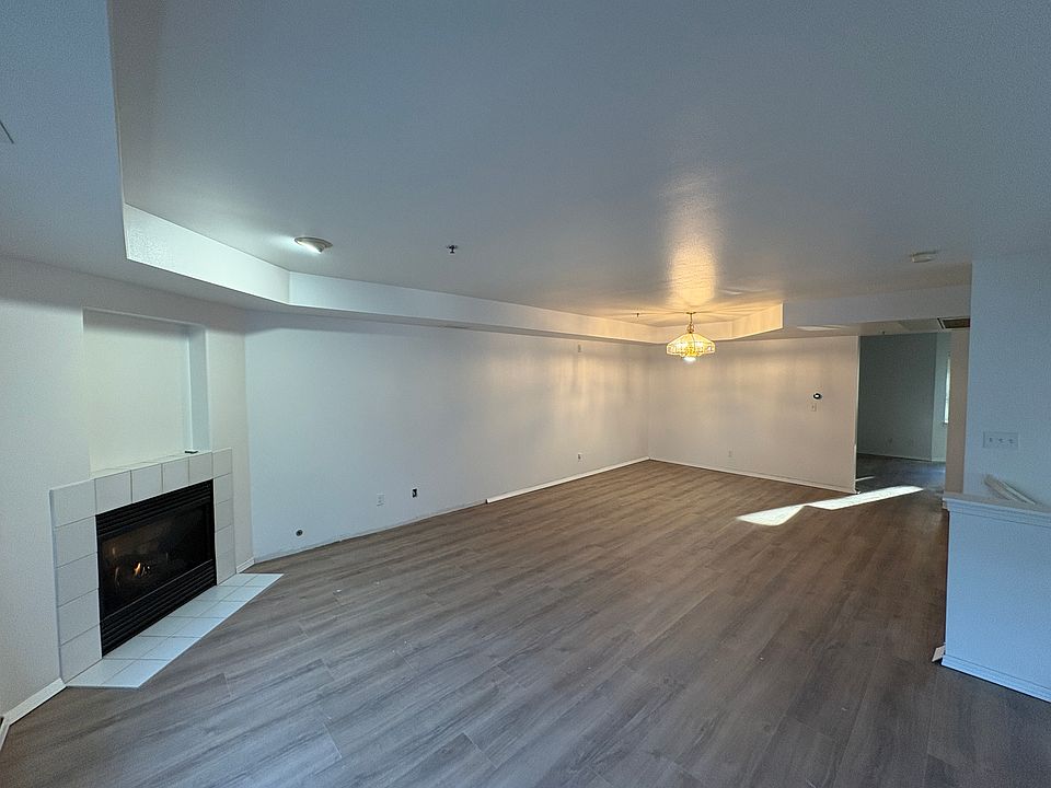 Spacious Great Room