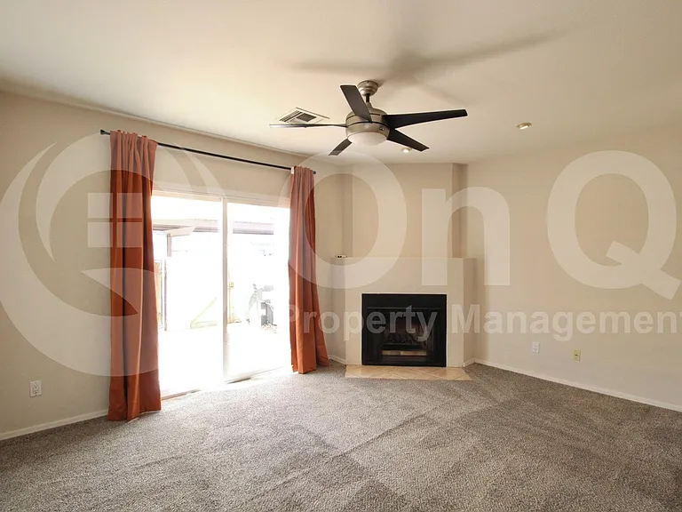 1961 N Hartford St #1049 — Photo 9