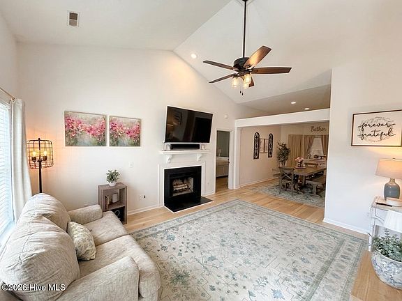 2nd image of 109 Arbor Drive