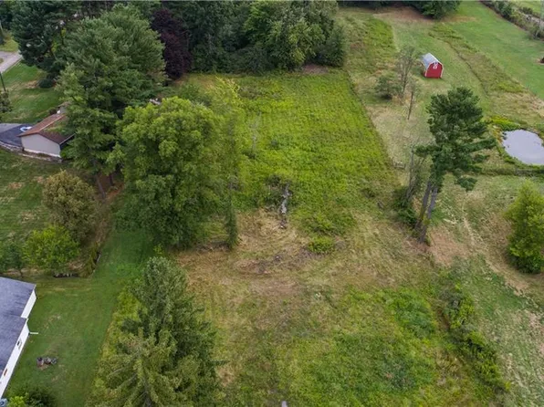 425 W Pine Lake Rd, Salem, OH 44460