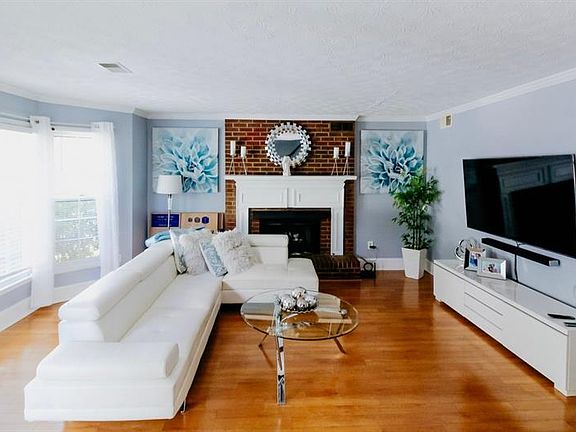 4th image of 292 Shaded Oaks Ln SE