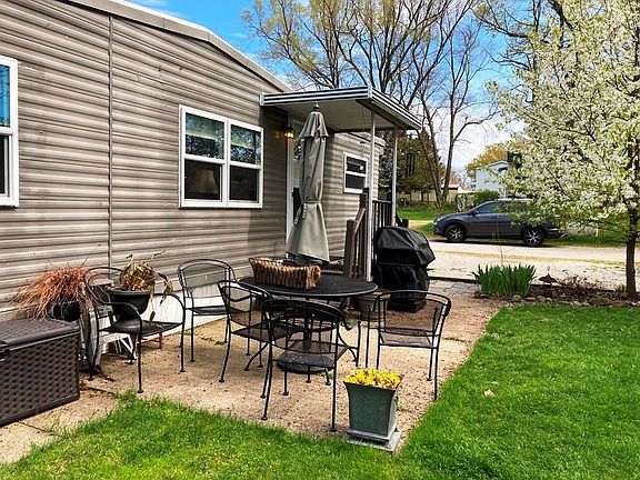 3rd image of 411 Kelso Dr