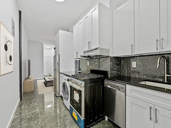 3rd image of 235 W 15th St APT 1C