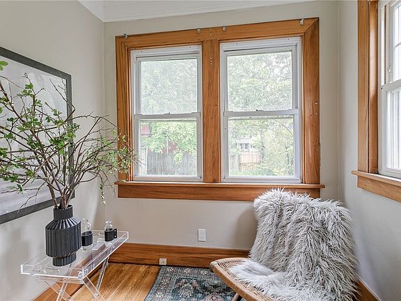 4th image of 185 Parkside Ave