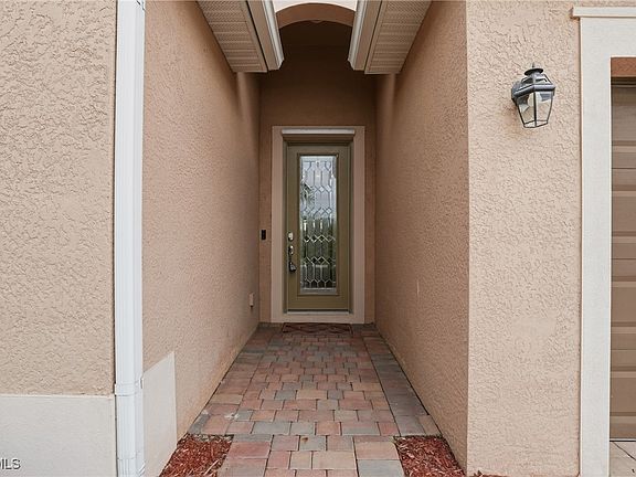 3rd image of 4025 E Hampton Cir