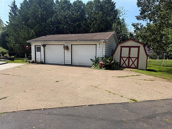 2nd image of 706 Lindoo Avenue