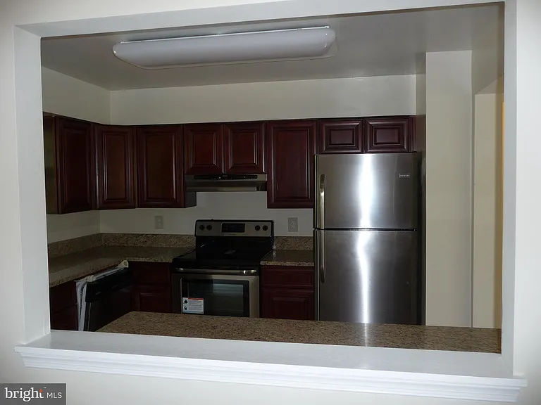 7665 Sheffield Village Ln — Photo 8