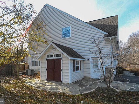 4th image of 104 Camp David Rd