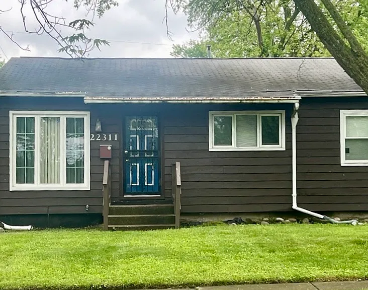 22311 Clyde Ave — Photo 10