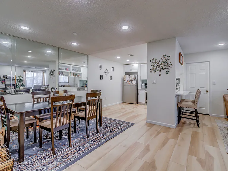 26 Cedar St — Photo 3