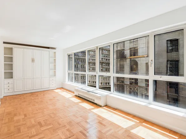 200 Central Park South image 8 of 12