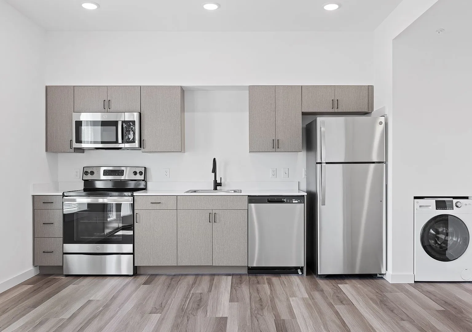 East Line Apartments | Modern Studio Apartments in Downtown Chattanooga — Photo 1