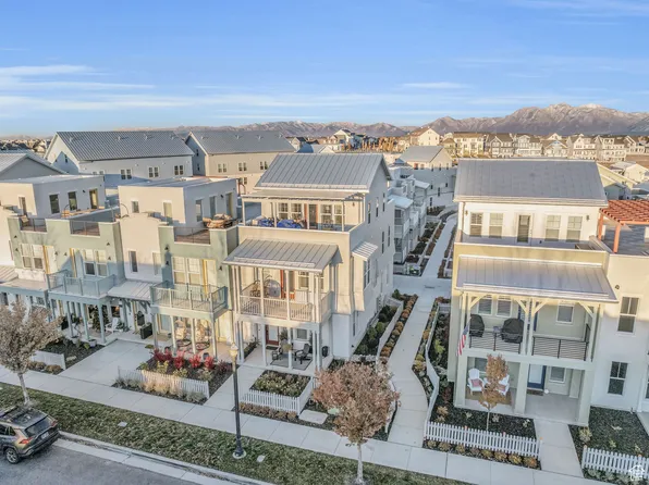 11127 S Kestrel Rise Rd, South Jordan, UT 84009