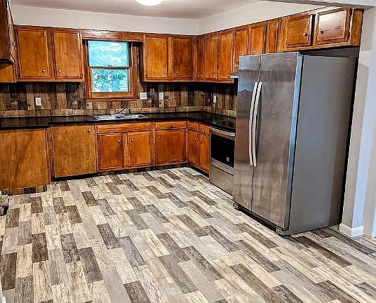 5th image of 4054 Hess Ave