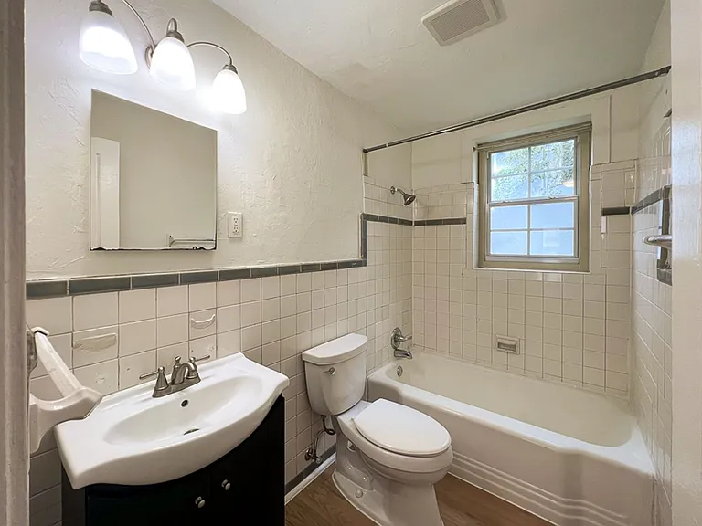 1122-1124 NW 4th Ave — Photo 13
