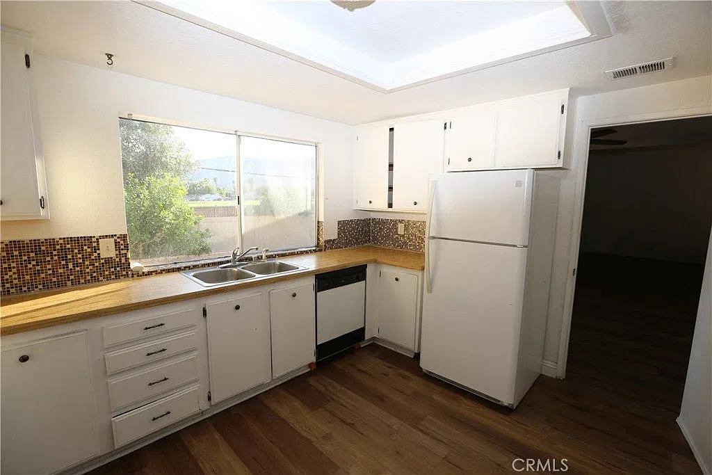2 bed, 1.5 bath, 1150 sqft, $2,100 — Photo 3