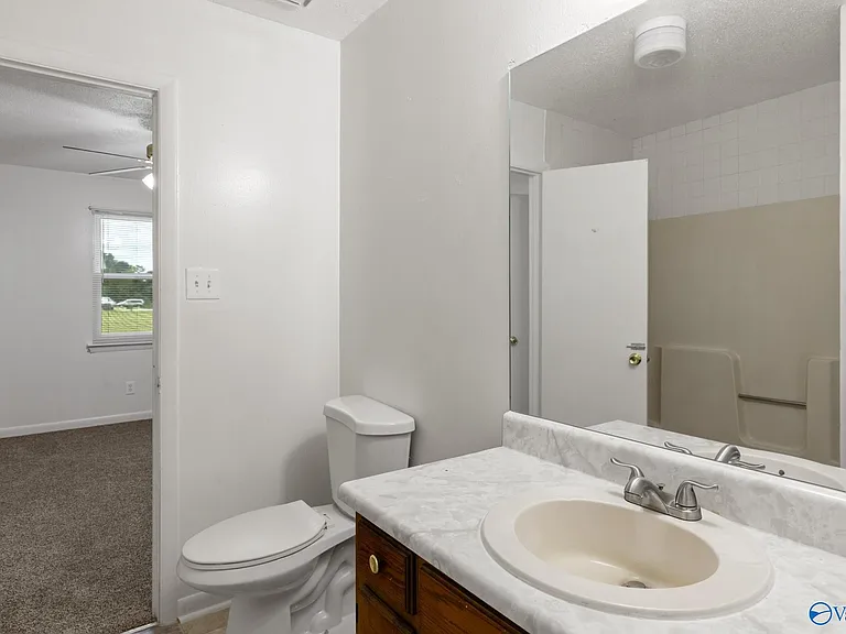 226 Cedar Lake Rd SW #A & B — Photo 16