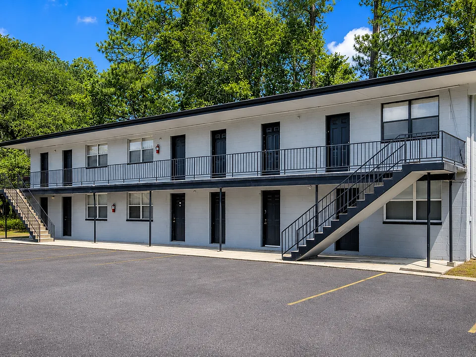 Aria Apartments