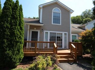 17 Pembrooke Ct, Putnam Valley, NY 10579