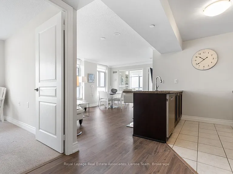 3 Marine Parade Dr #1108 — Photo 3