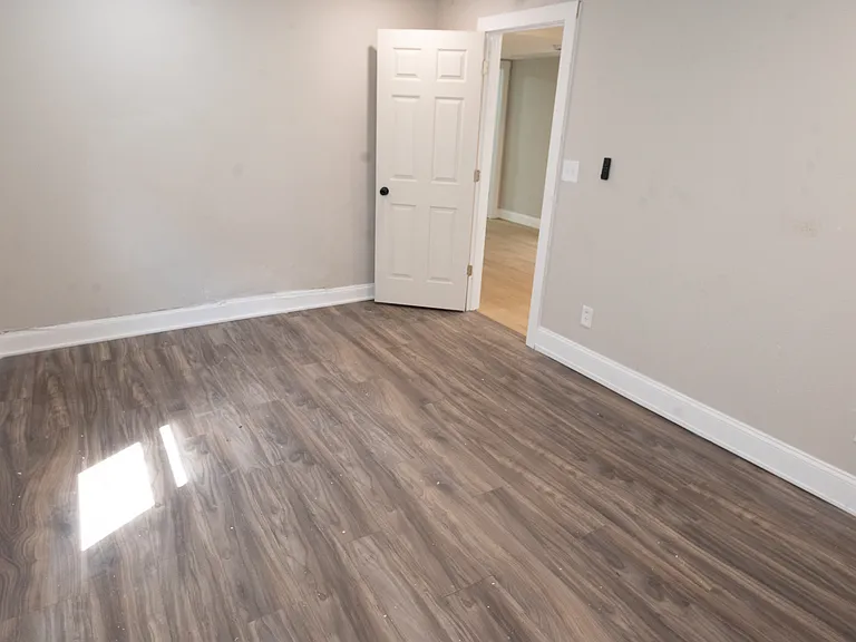 1600 E 49th St #2 — Photo 15