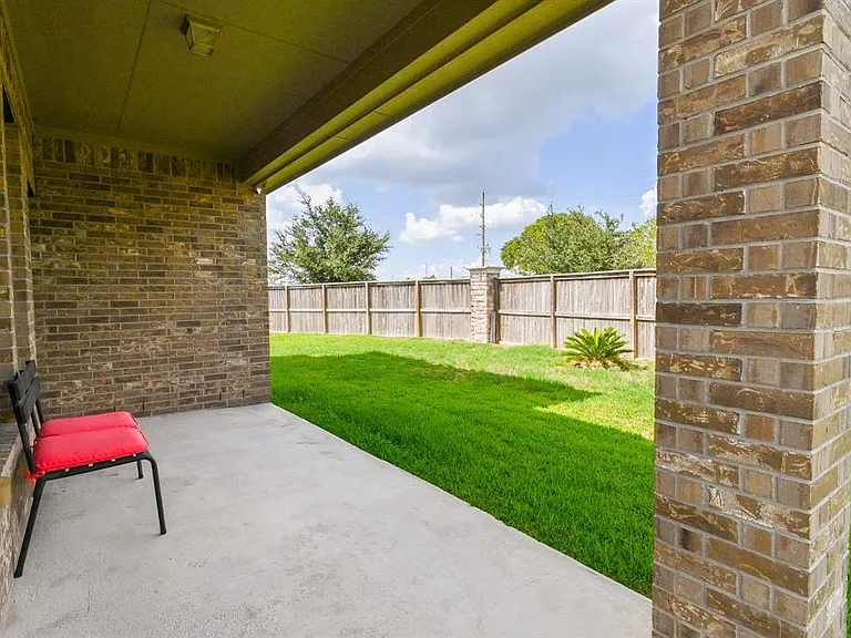2410 Summers Glen Ct — Photo 5