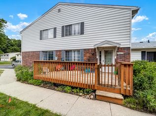 3946 Hunters Ridge Dr APT 2, Lansing, MI 48911