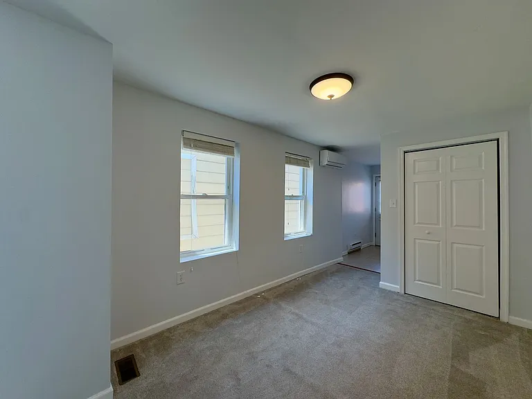 934 S East Ave — Photo 23