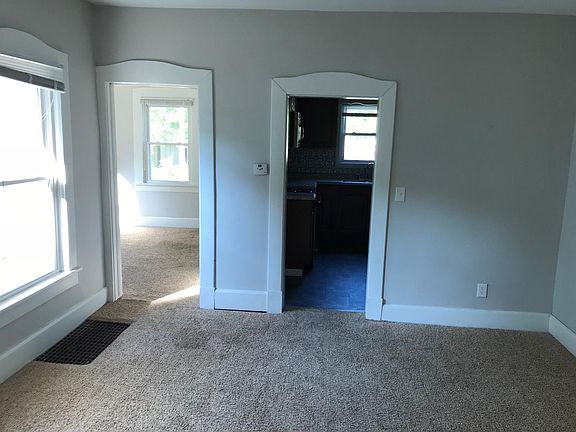 4th image of 521 N Alameda Ave