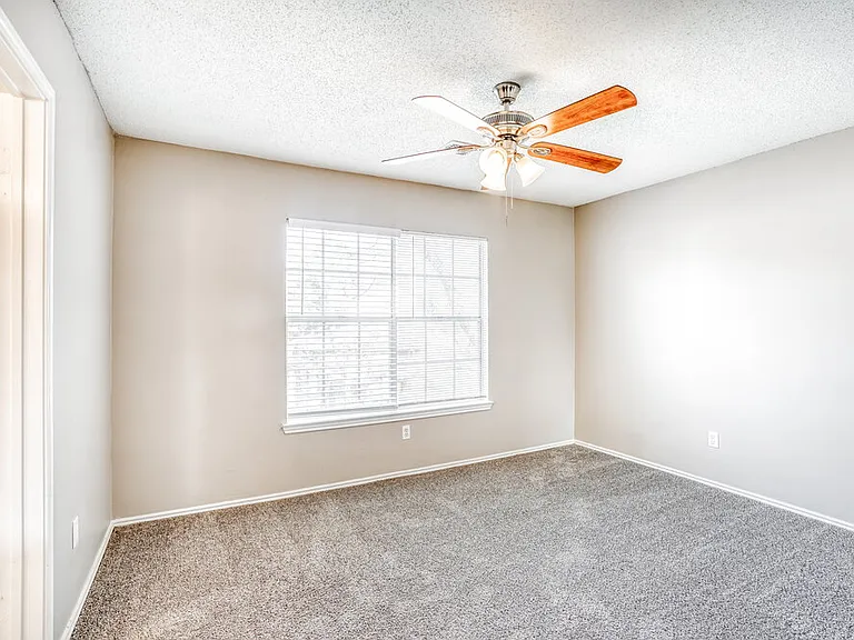 6018 Fern Hollow Ct — Photo 14
