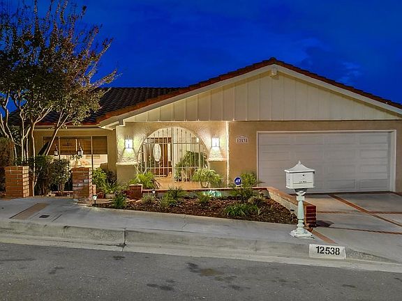 3rd image of 12538 Carinthia Dr