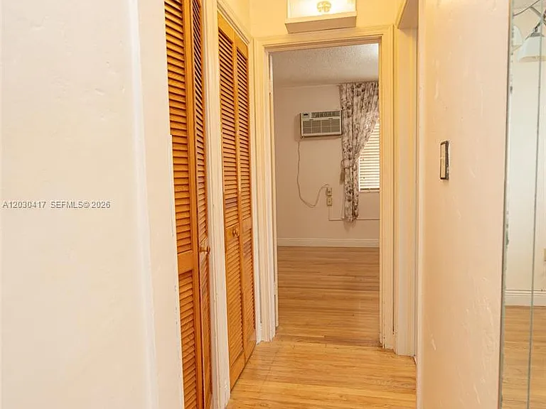 637 SW 11th St #6W — Photo 12