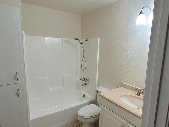 5th image of 12113 Menaul Blvd NE #4