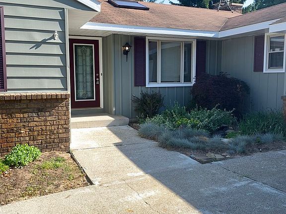 3rd image of 7963 Pine Hollow Dr SE