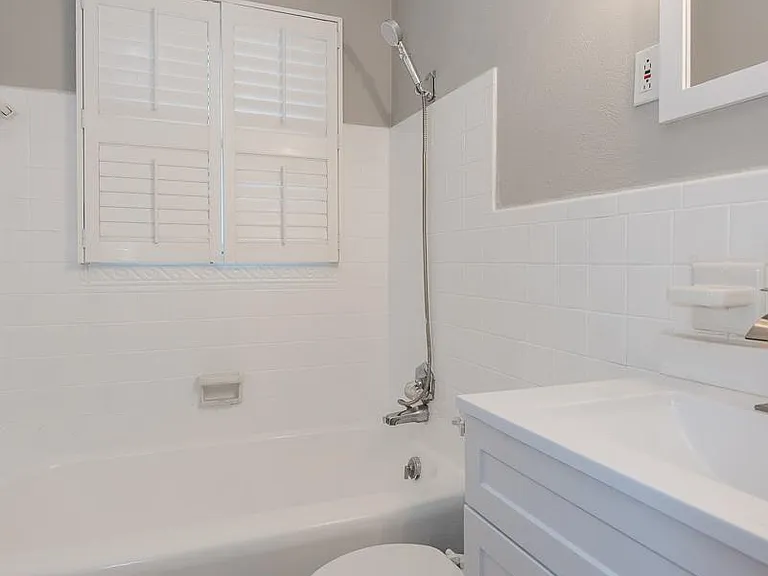 980 Saint Brendan Ln — Photo 17